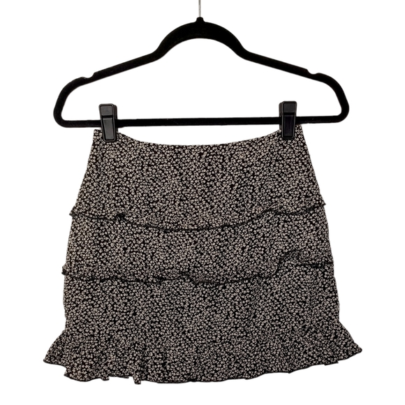 FASHION NOVA VINTAGE White Floral Print Ruffle Mini Black Lace Up 2 Pc Small NWT - Picture 8 of 15